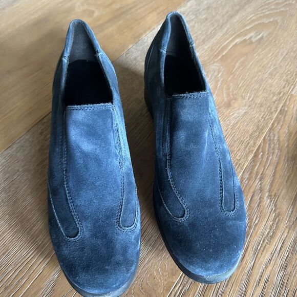 La Canadienne Lisa Wedge Slip-On In Navy - Picture 2 of 7